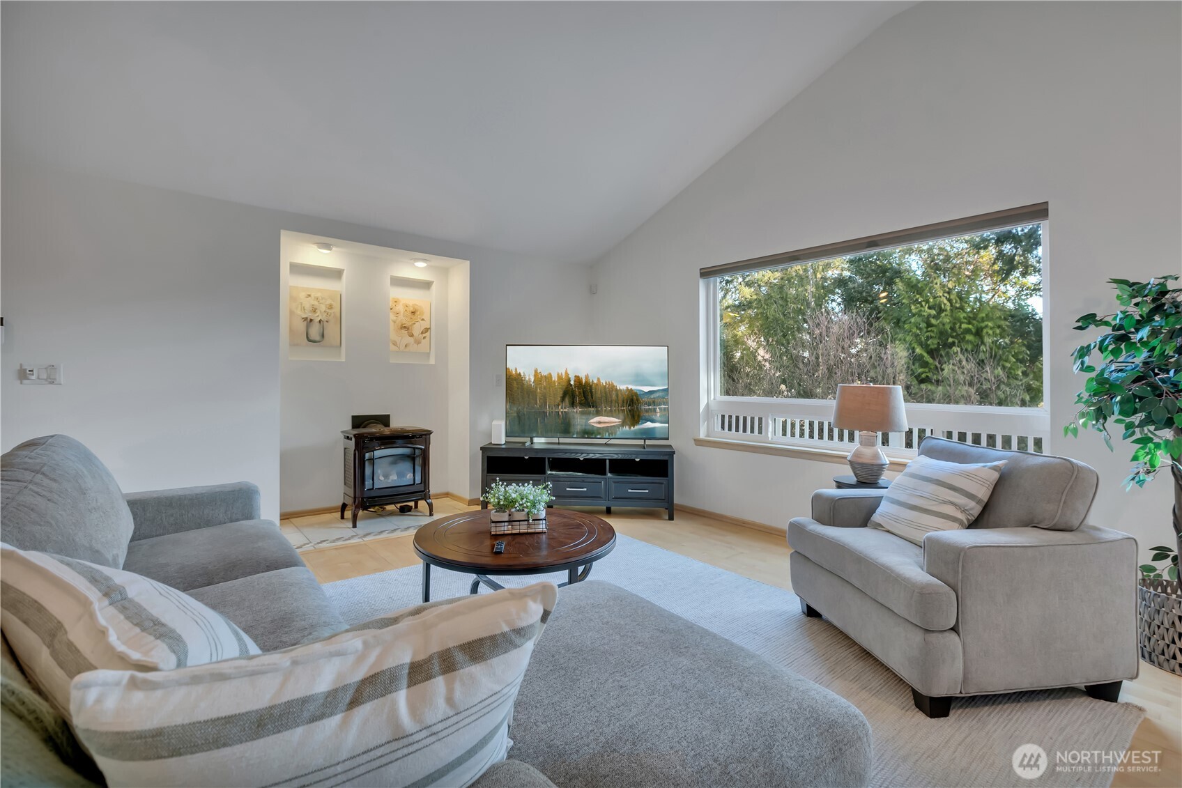 2604 Vincent Way Bremerton, WA 98312 - Photo 8 of 37