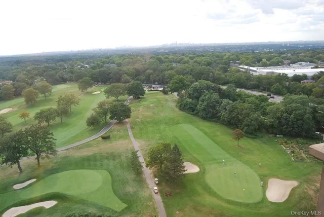 $379,000 | 269 Grand Central Parkway, Unit 22P | Glen Oaks