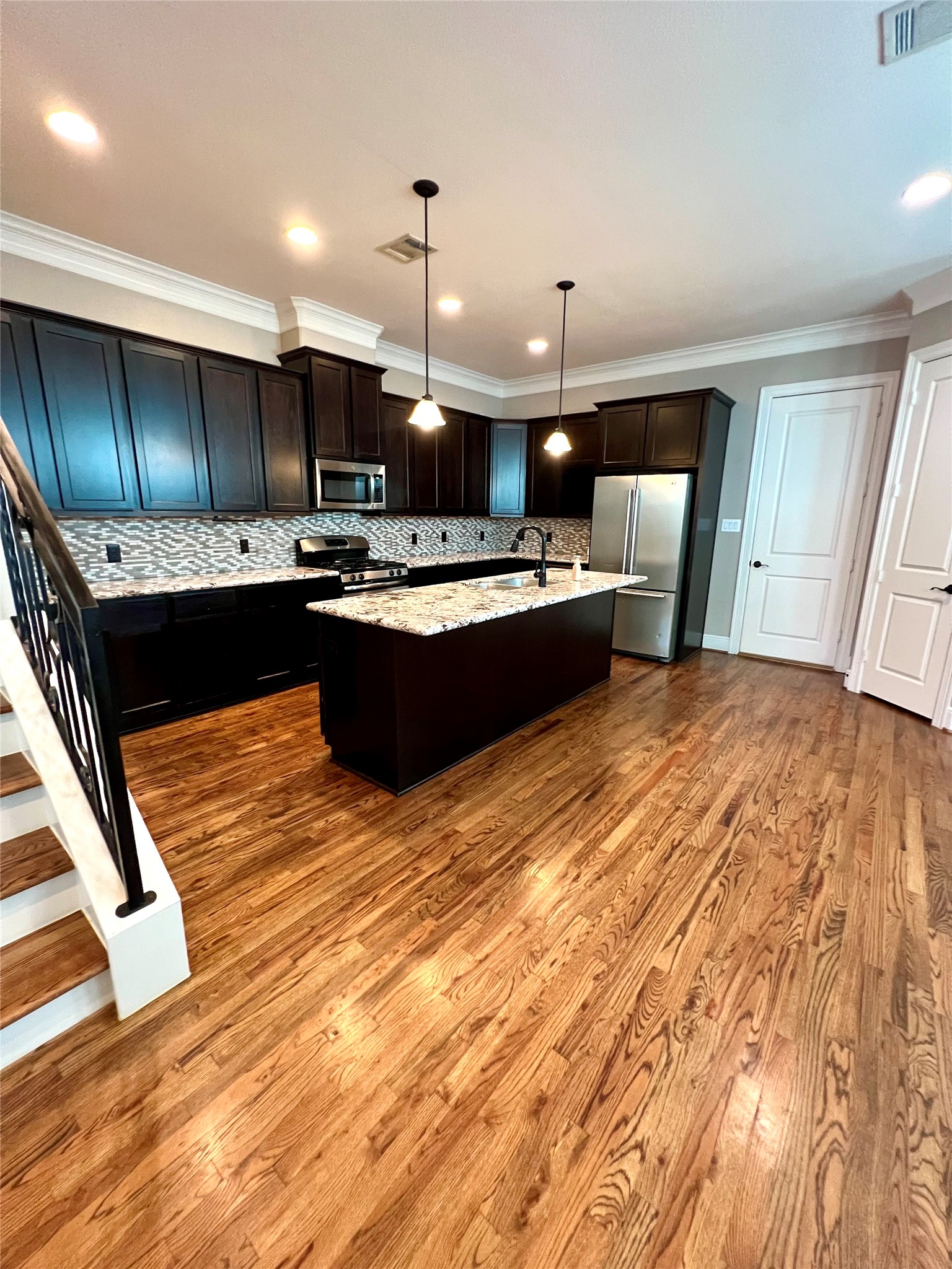1818 Edwards Street Houston, TX 77007 - Photo 7 of 33