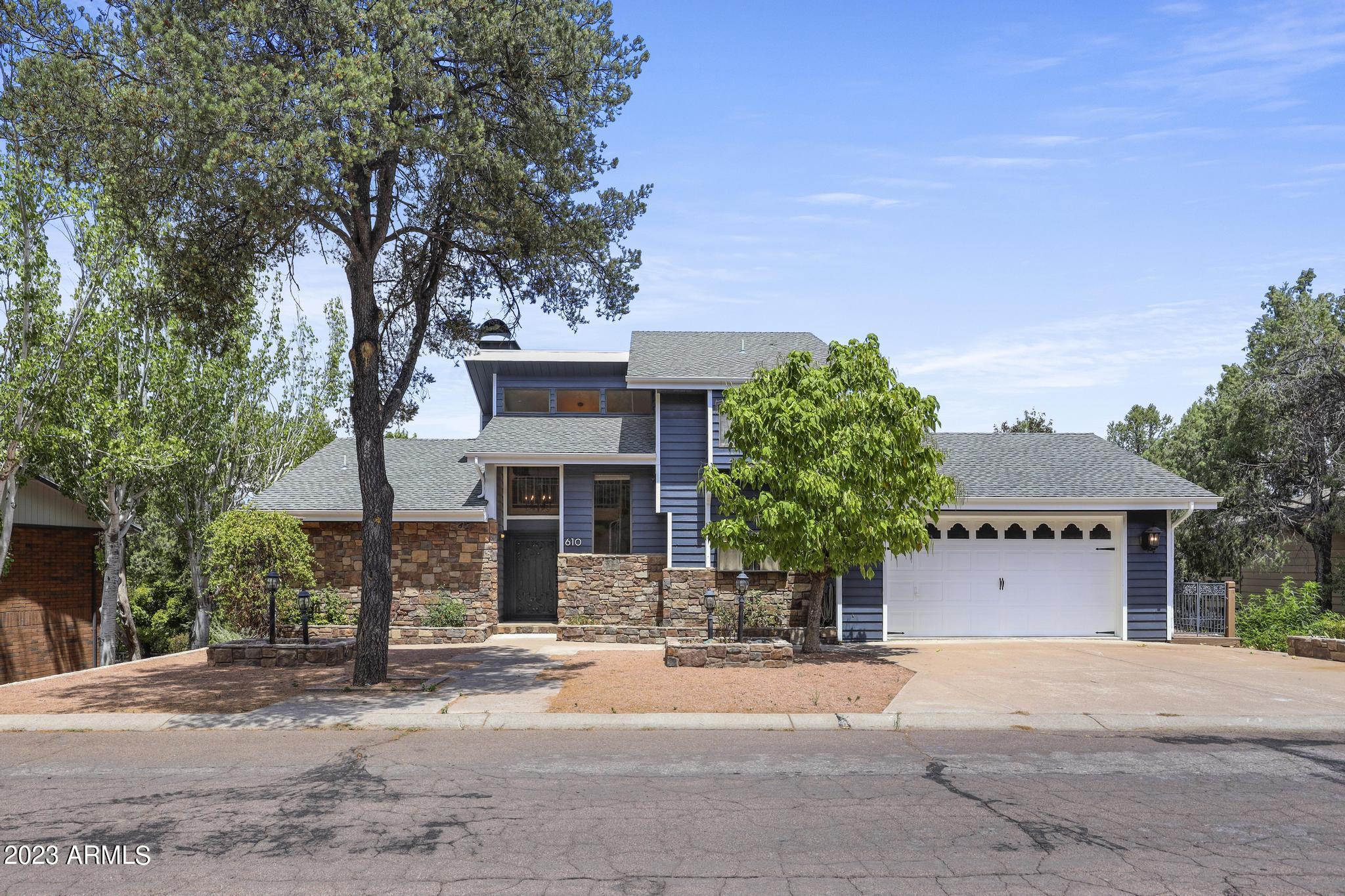 610 E Coronado wy - front view