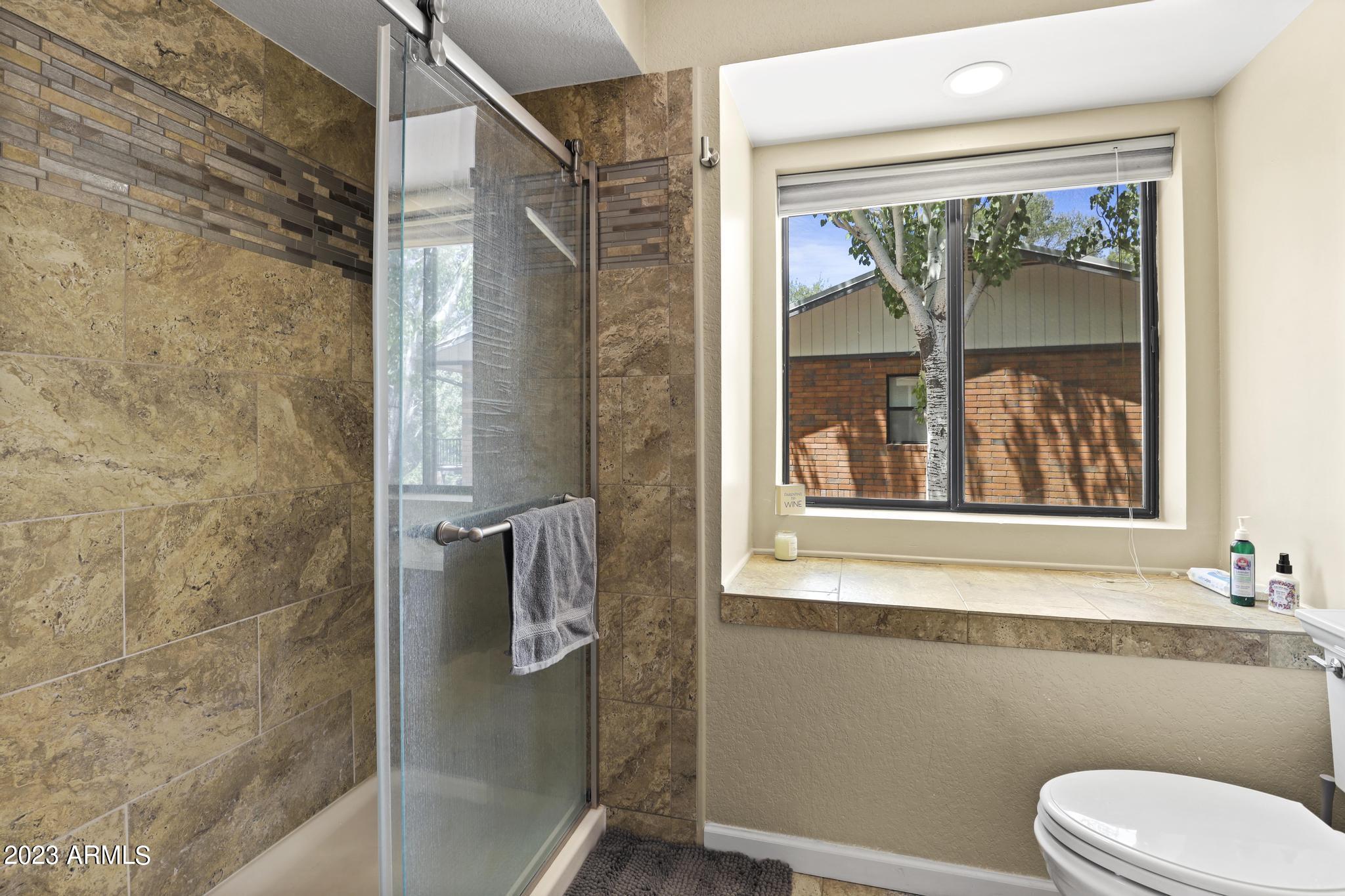 610 East Coronado Way Payson, AZ 85541 - Photo 22 of 51 610 E Coronado wy - main floor master sh
