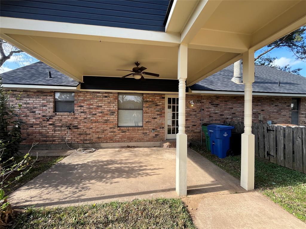 3321 Colquitt Road Shreveport, LA 71118 - Photo 29 of 33 back porch and breezeway