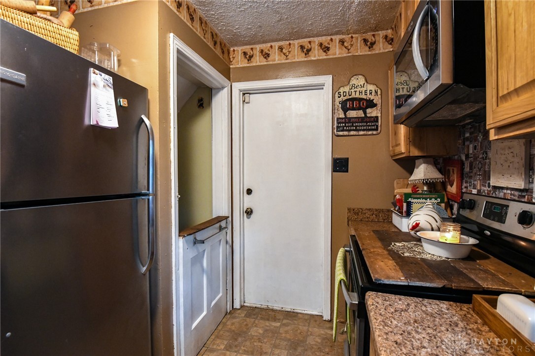 2943 Robin Road Dayton, OH 45409 - Photo 15 of 39