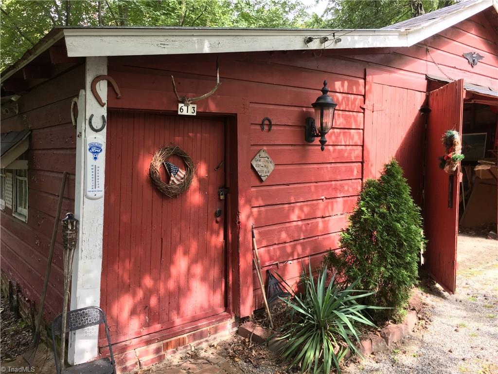 613 Oakview Road High Point, NC 27265 - Photo 8 of 11