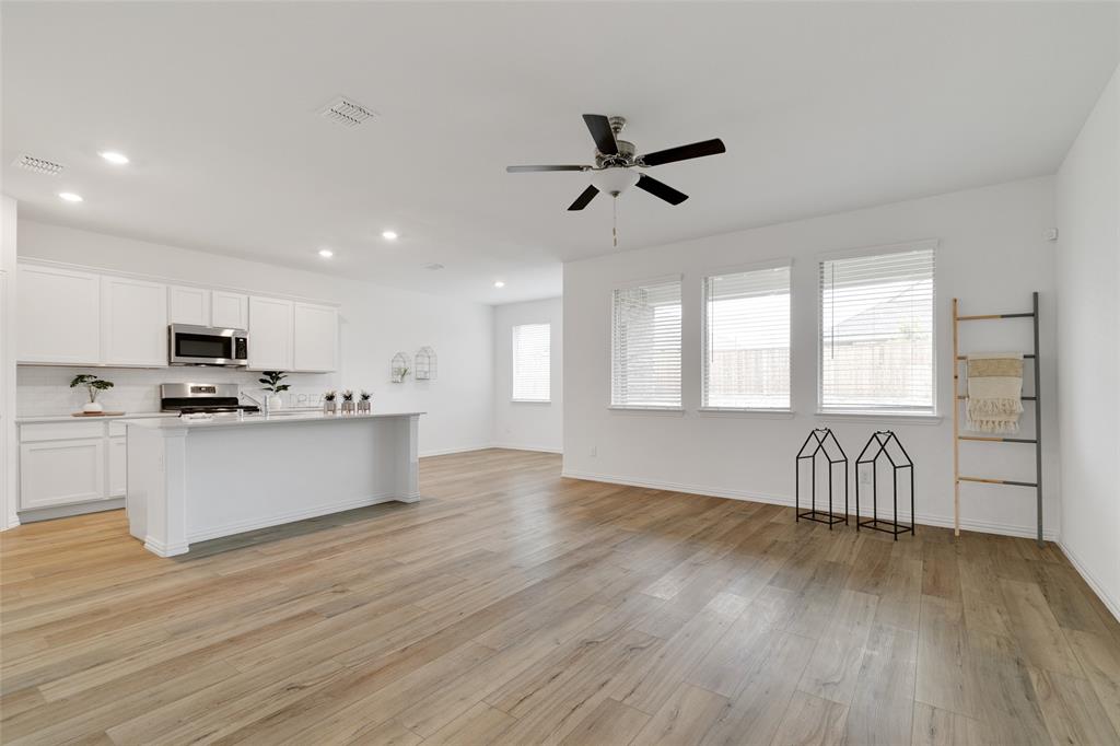 3025 Riddler Way Little Elm, TX 75068 - Photo 4 of 30