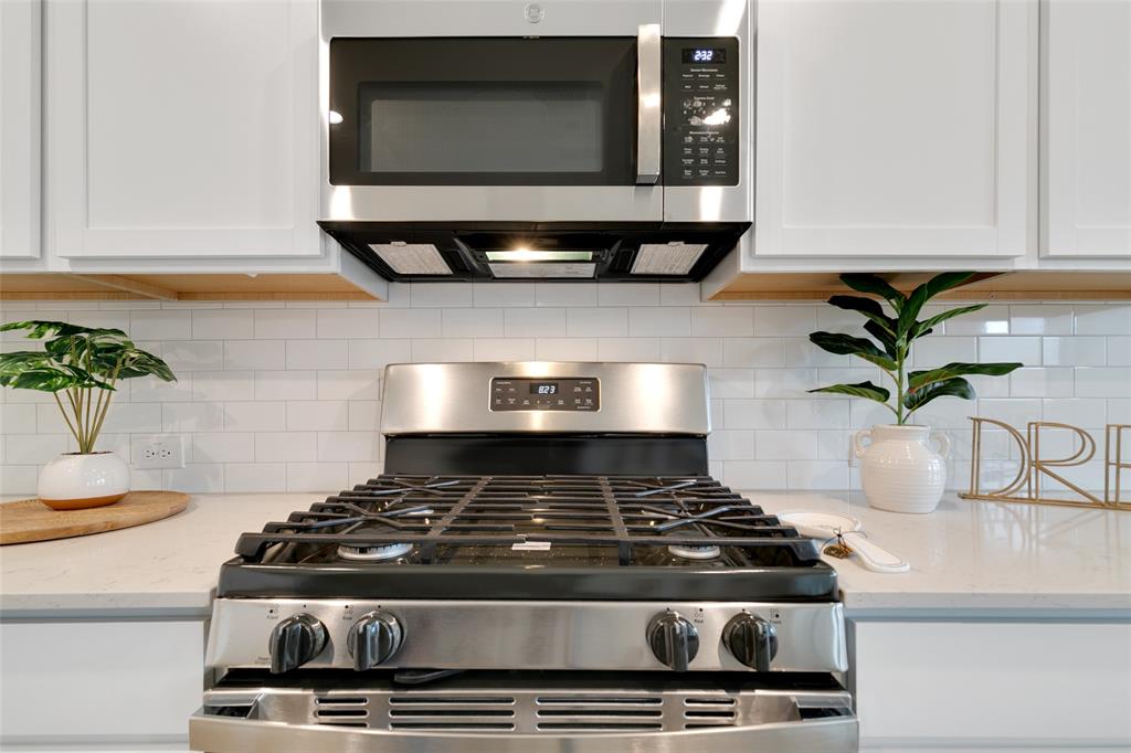 3025 Riddler Way Little Elm, TX 75068 - Photo 8 of 30