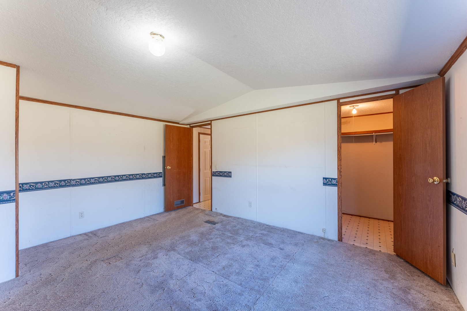 24555 Legion Road Stonefort, IL 62987 - Photo 19 of 41 a view of an empty room with a window