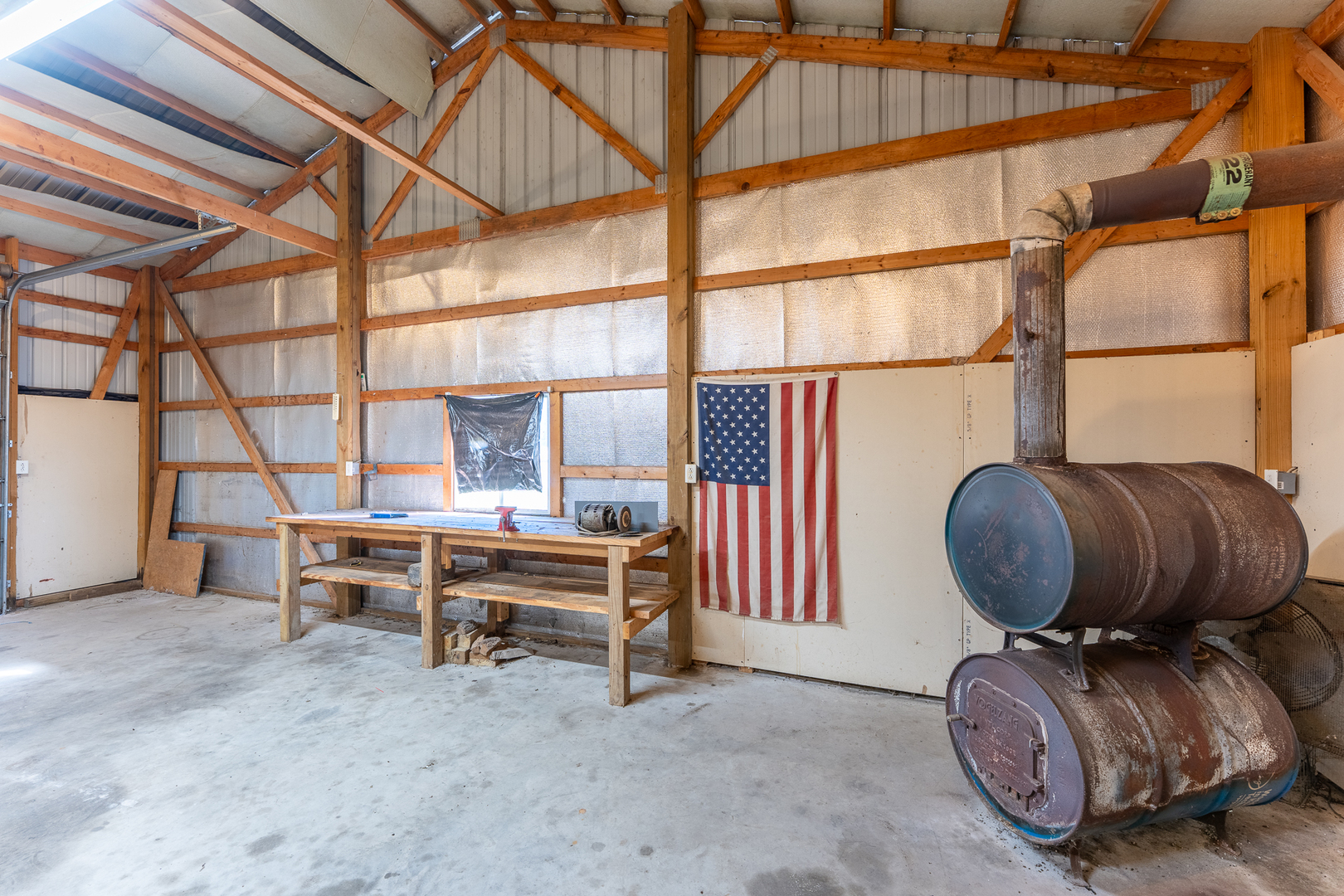 24555 Legion Road Stonefort, IL 62987 - Photo 37 of 41 a view of workspace