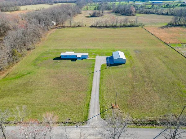 $150,000 | 24555 Legion Road, Stonefort, IL 62987