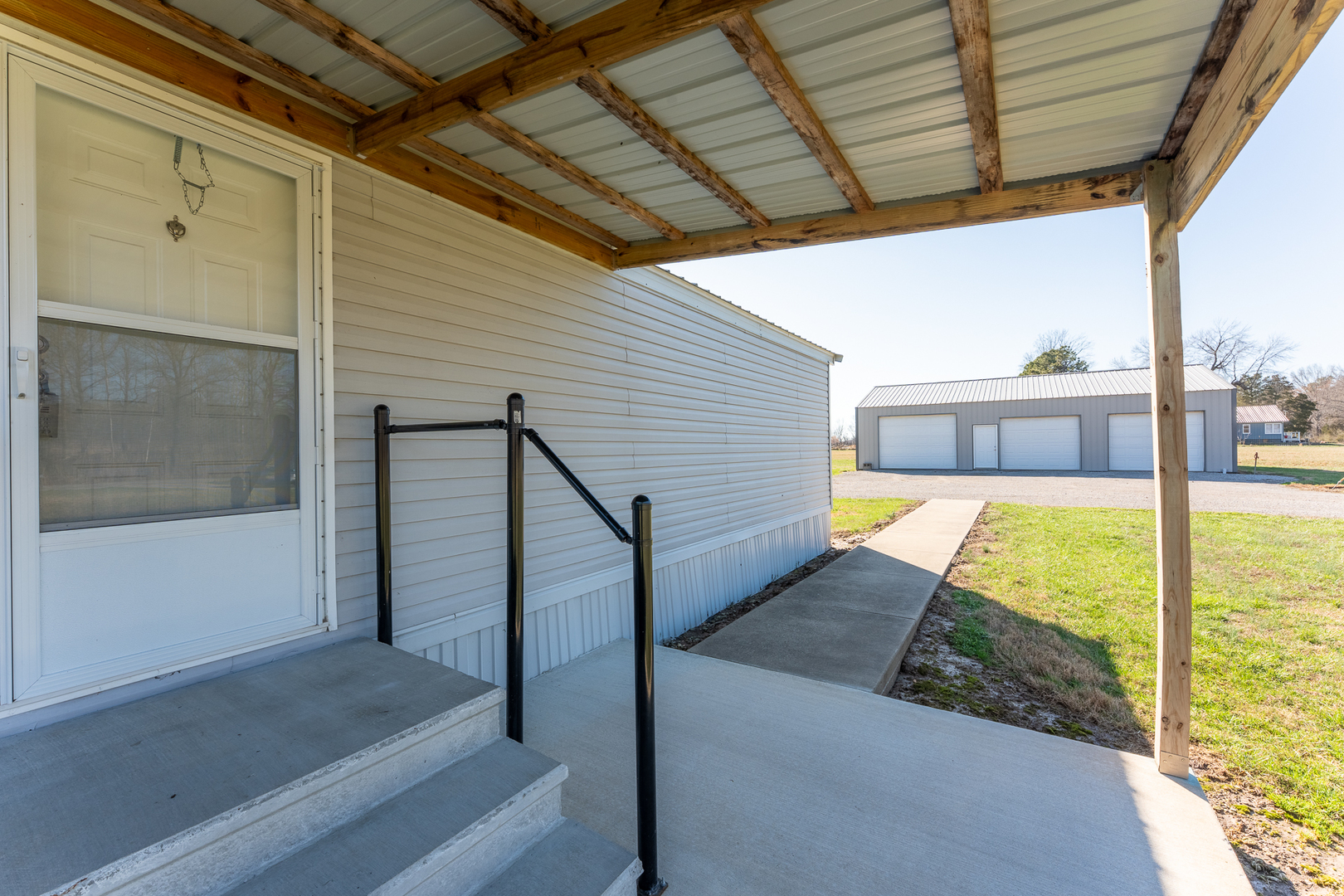 24555 Legion Road Stonefort, IL 62987 - Photo 8 of 41