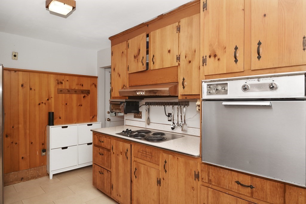 239 High St Extension Lancaster, MA 01523 - Photo 7 of 25