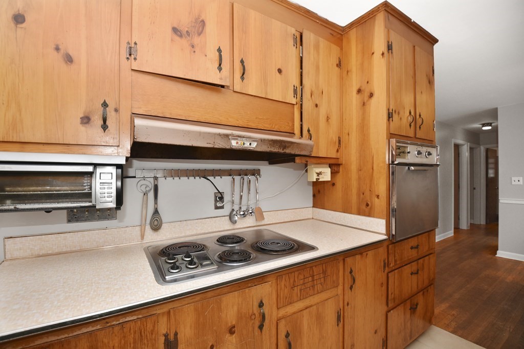 239 High St Extension Lancaster, MA 01523 - Photo 8 of 25