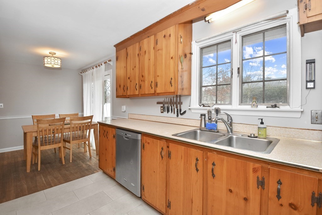 239 High St Extension Lancaster, MA 01523 - Photo 9 of 25