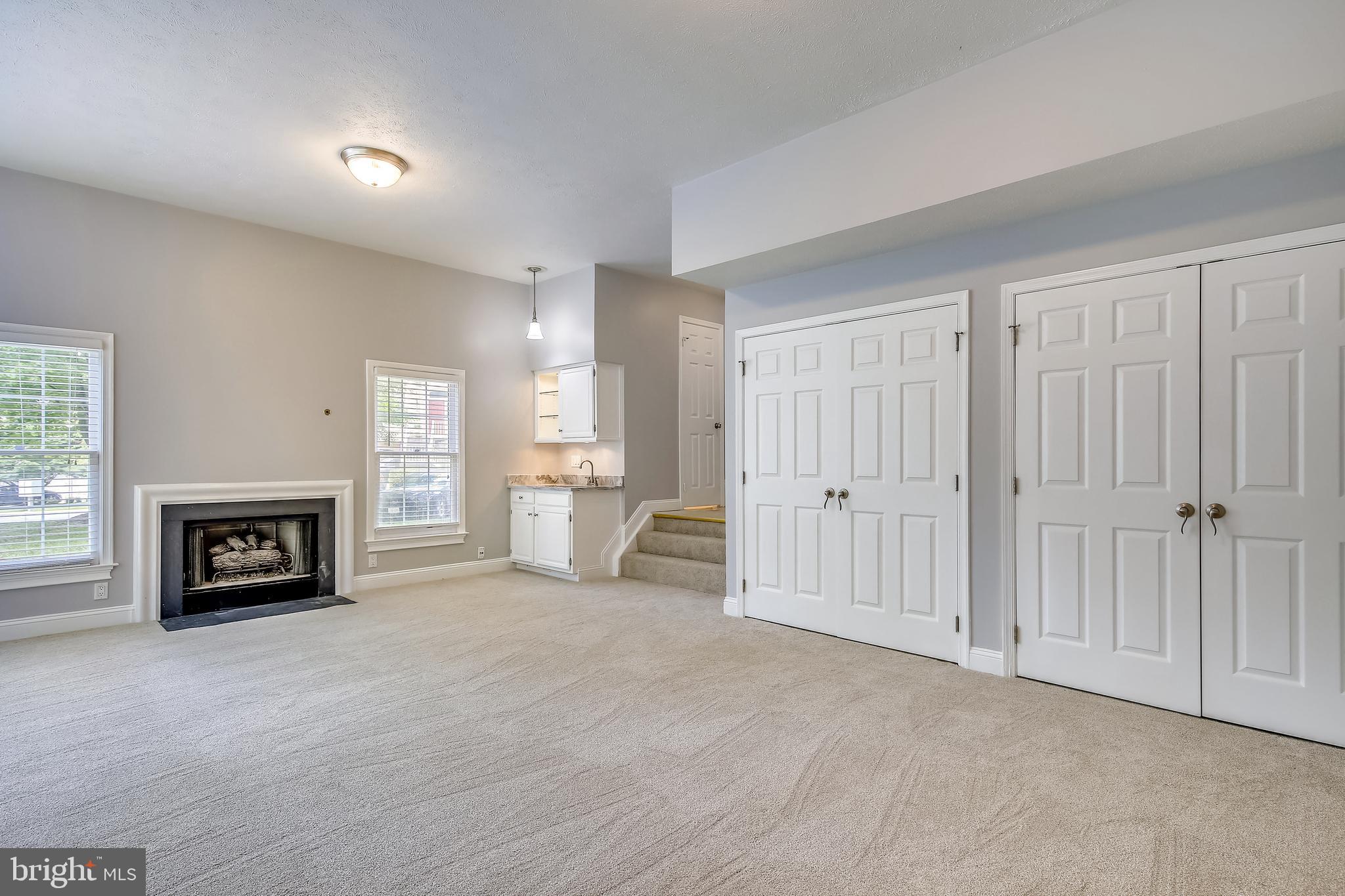 1380 Heritage Oak Way Reston, VA 20194 - Photo 23 of 59 Rec Room with Gas FP