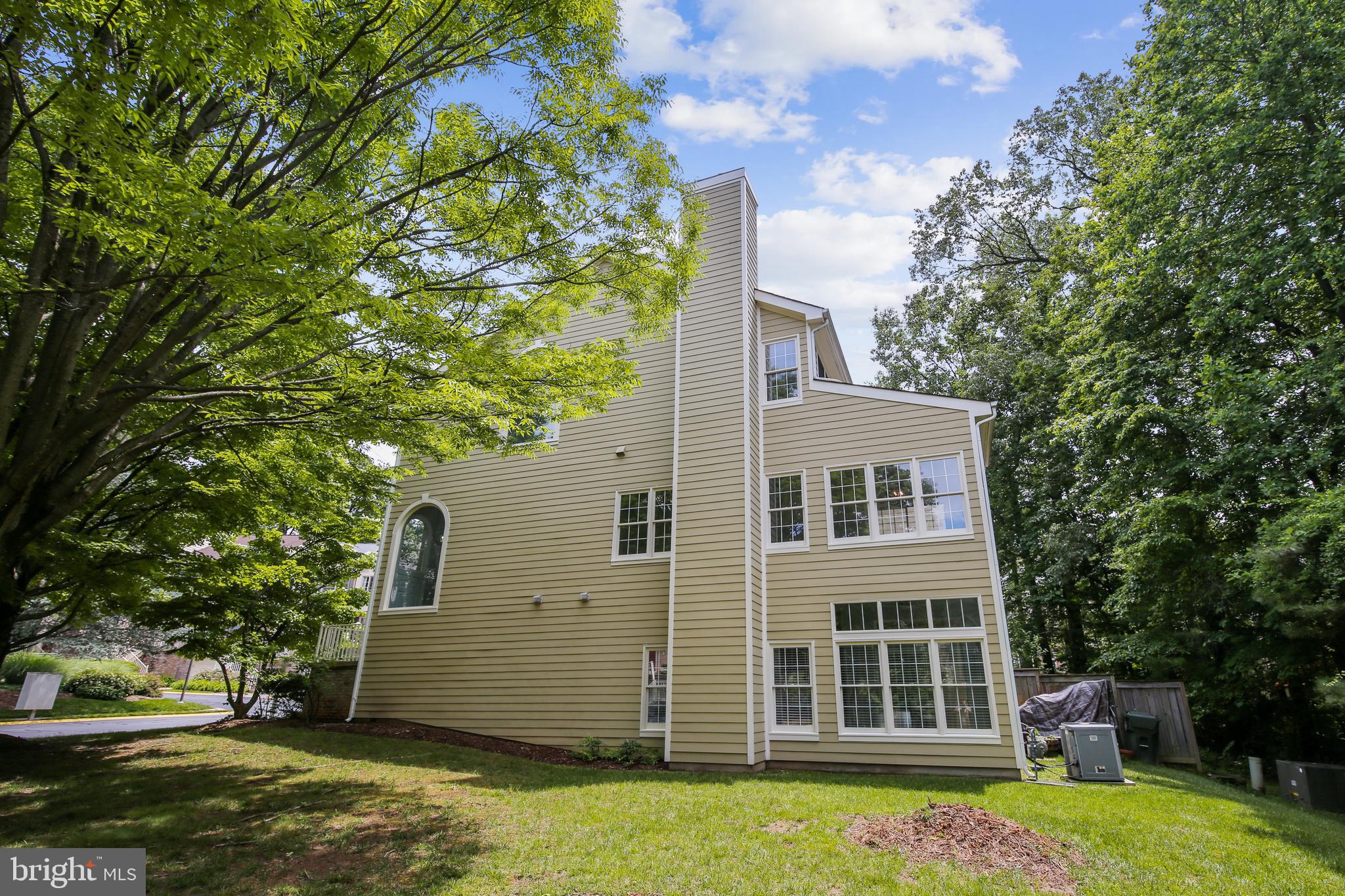 1380 Heritage Oak Way Reston, VA 20194 - Photo 46 of 59