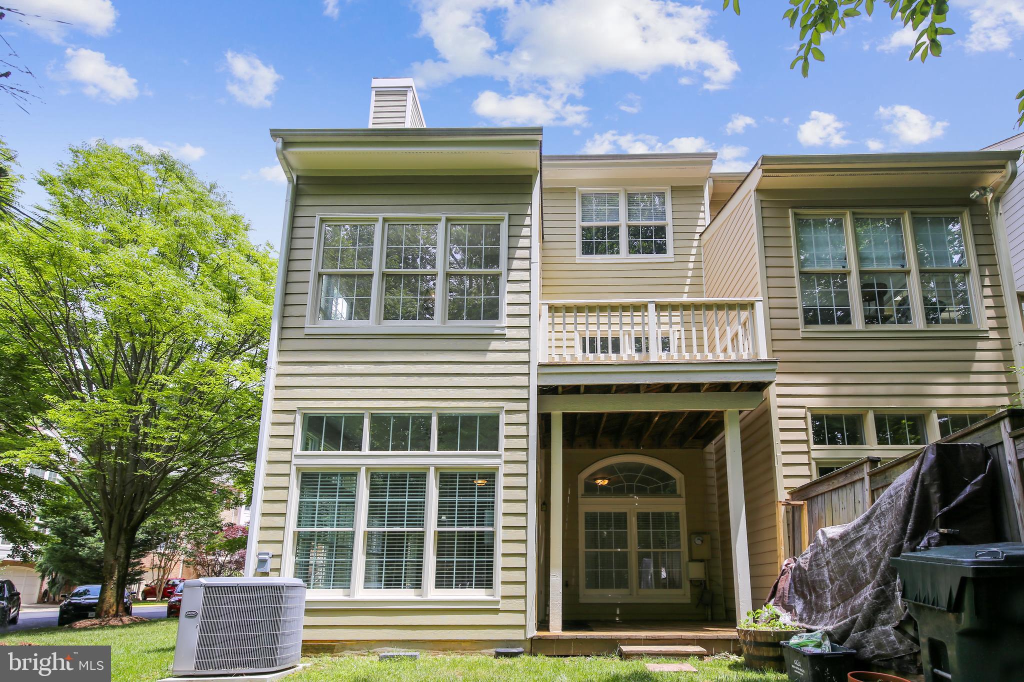 1380 Heritage Oak Way Reston, VA 20194 - Photo 6 of 59 Exterior back of TH