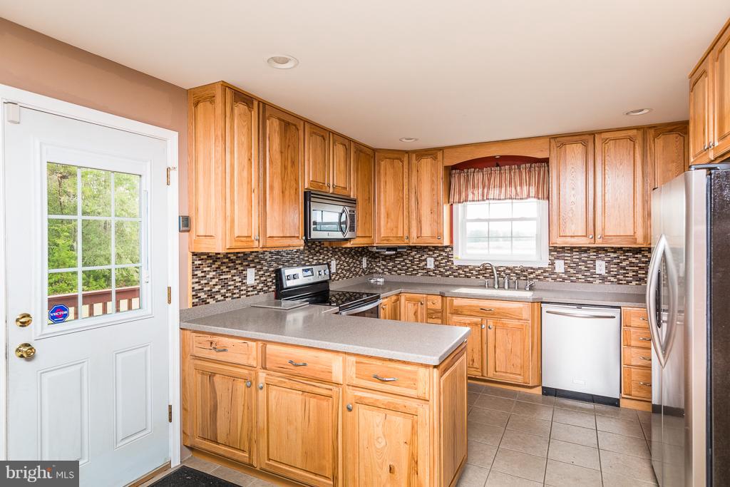 17428 Shumans Road Ruther Glen, VA 22546 - Photo 2 of 30 Kitchen