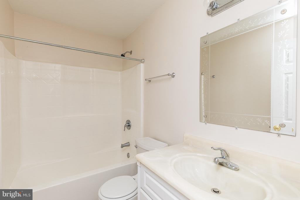 17428 Shumans Road Ruther Glen, VA 22546 - Photo 12 of 30 Bath