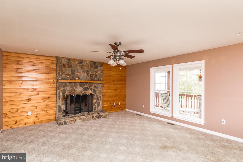 17428 Shumans Road Ruther Glen, VA 22546 - Photo 17 of 30 Family Room