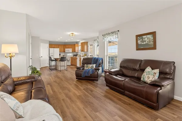 $399,900 | 22 Nuthatch Drive, Henrietta, NY 14586