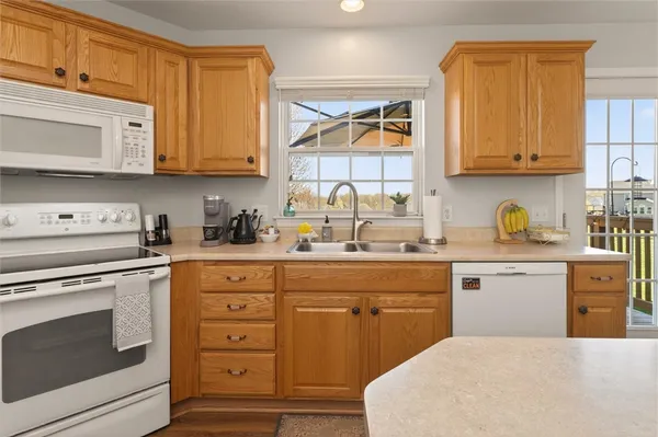 $399,900 | 22 Nuthatch Drive, Henrietta, NY 14586