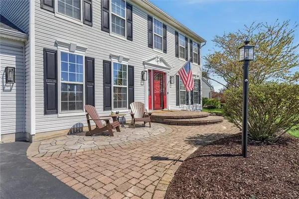 $399,900 | 22 Nuthatch Drive, Henrietta, NY 14586