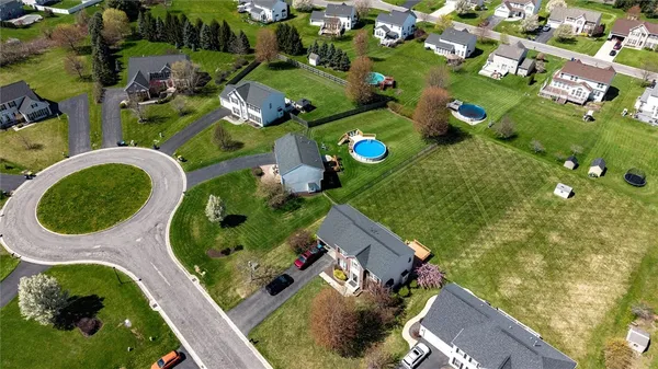 $399,900 | 22 Nuthatch Drive, Henrietta, NY 14586