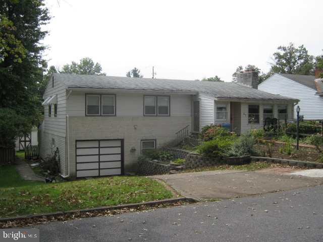 27 Fargreen Road Camp Hill, PA 17011 - Photo 1 of 15 Gallery Image 1