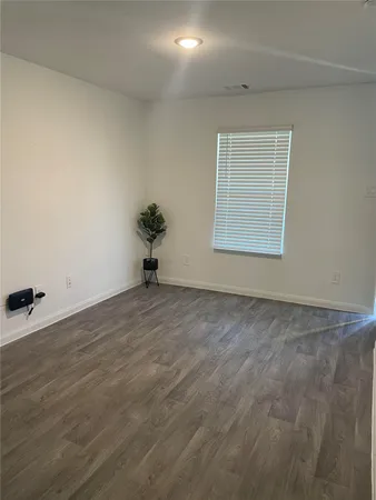 $1,350 | 9718 Marie Vlg Court, Conroe, TX 77306