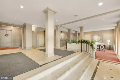 $305,000 | 4390 Lorcom Lane, Unit 510, Arlington, VA 22207