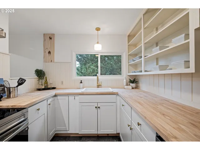 $560,000 | 3569 Willamette Street, Eugene, OR 97405