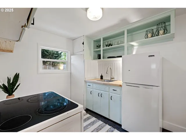 $560,000 | 3569 Willamette Street, Eugene, OR 97405