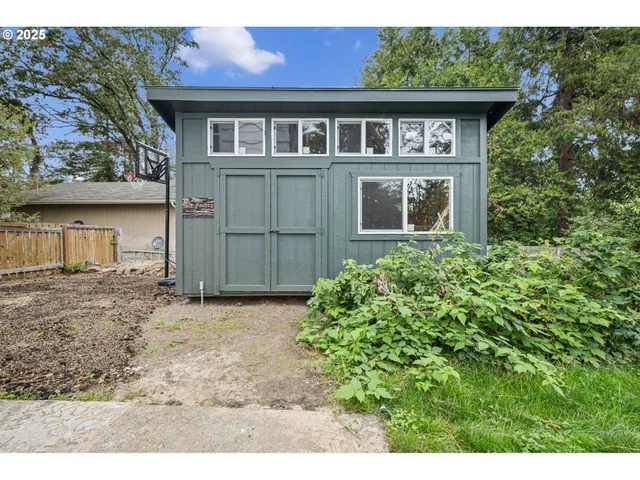 $560,000 | 3569 Willamette Street, Eugene, OR 97405