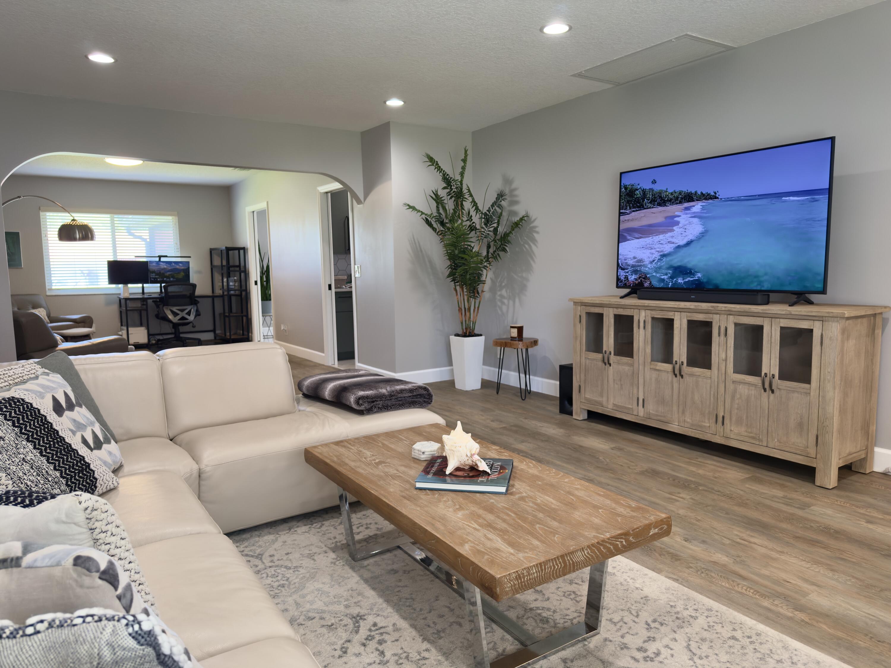 367 Northwest 42nd Street Boca Raton, FL 33431 - Photo 9 of 29 Living-3
