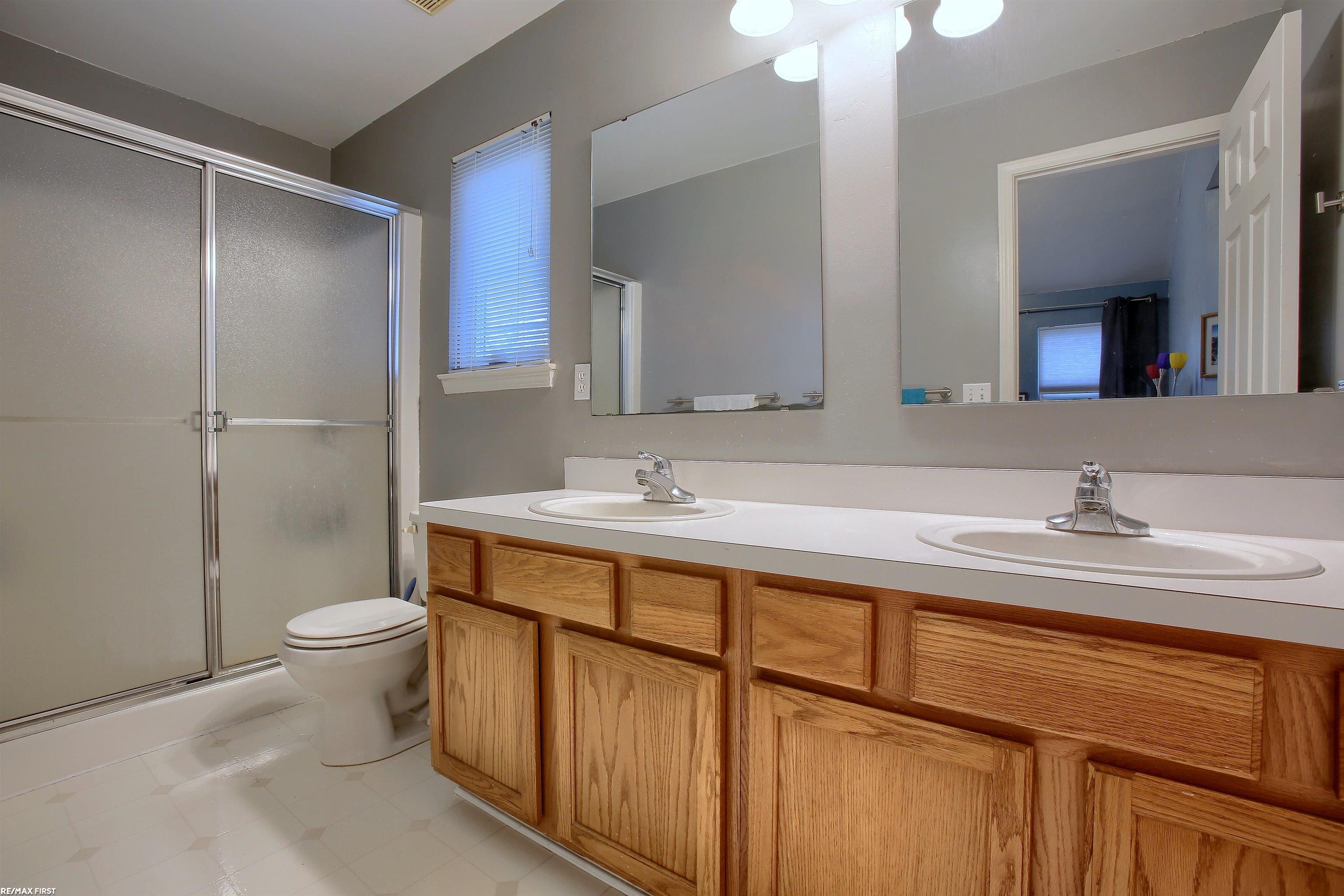 3700 Normandy Drive Rochester, MI 48306 - Photo 20 of 32 50100478-19.JPG