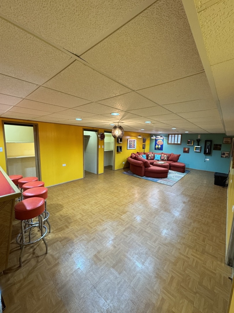 901 Brookline Lane Park Ridge, IL 60068 - Photo 13 of 23