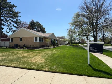 $699,000 | 901 Brookline Lane, Park Ridge, IL 60068