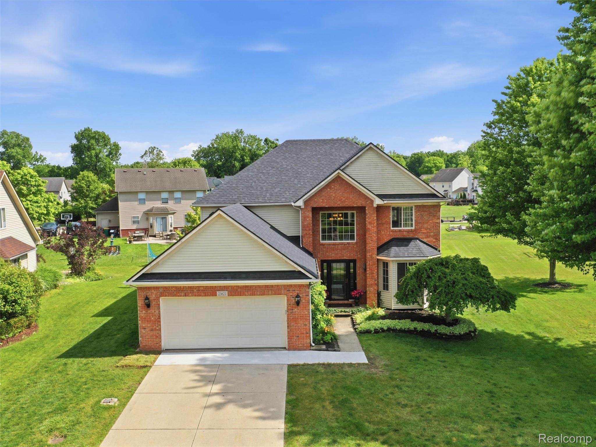 23621 Crescent Ridge Drive New Boston, MI 48164 - Photo 39 of 45 05-DJI_0952.jpg
