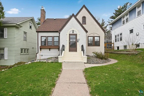 $410,000 | 823 Grandview Avenue, Duluth, MN 55812