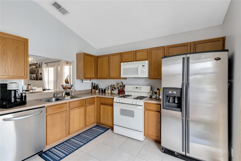 419 Rona Lane Davenport, FL 33897 - Photo 8 of 34 Gallery Image 8