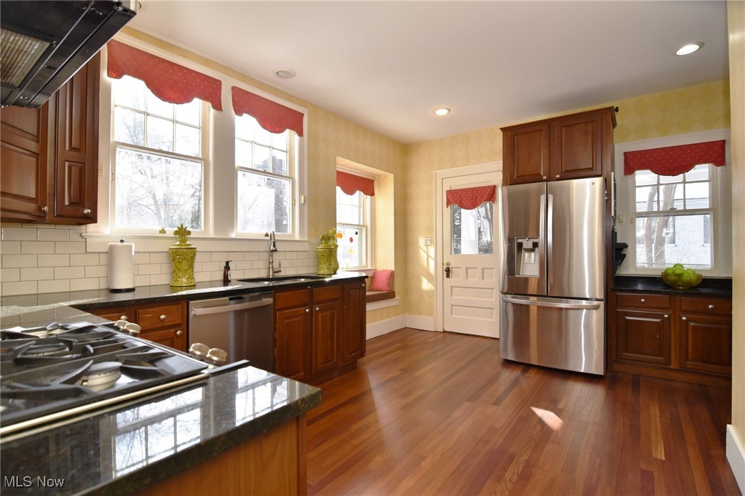 2861 Lee Road Cleveland, OH 44120 - Photo 14 of 49
