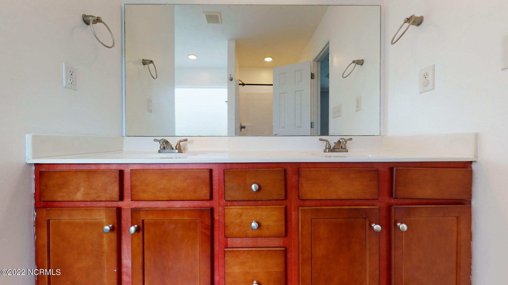 101 Dawson Place Road Jacksonville, NC 28540 - Photo 22 of 55 master bathroom