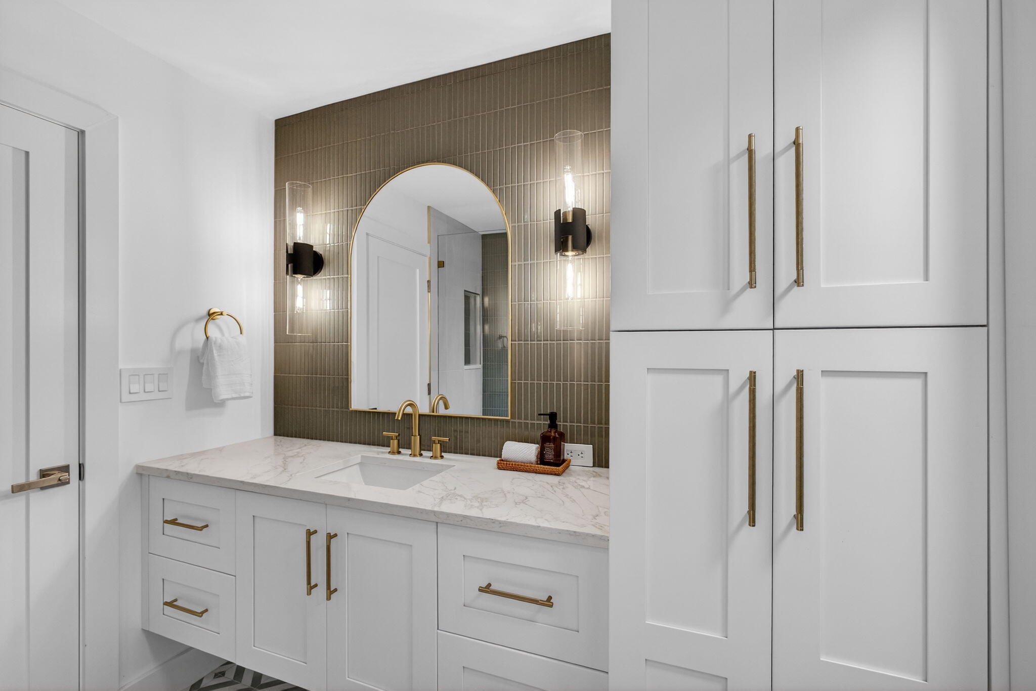 6550 North Ocean Boulevard, Unit 1 Ocean Ridge, FL 33435 - Photo 44 of 63 a bathroom with a double vanity sink and a mirror