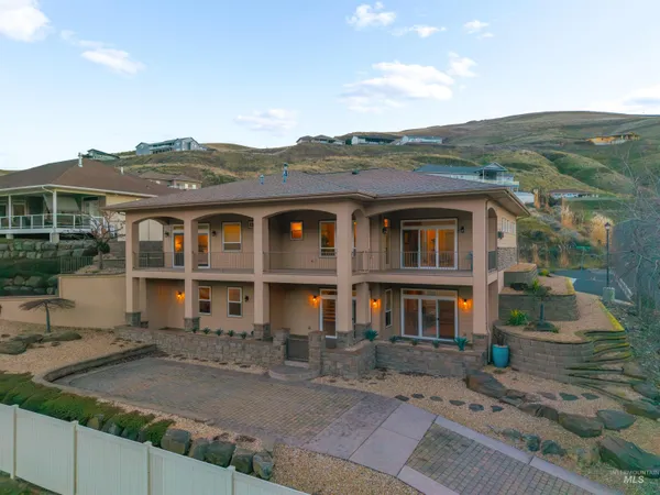 $769,950 | 31 Riverpoint Drive, Asotin, WA 99402