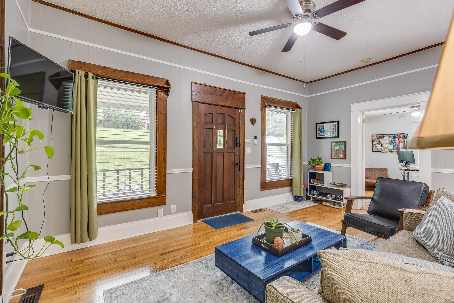 152 East Highland Road Johnson City, TN 37601 - Photo 8 of 23 livingroomb