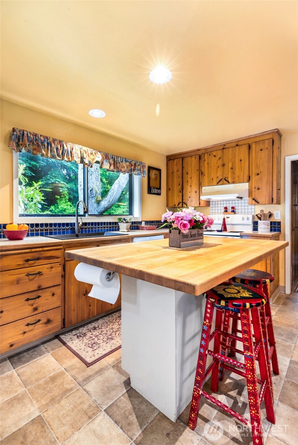 23606 Tiger Mountain Road Southeast Issaquah, WA 98027 - Photo 11 of 39