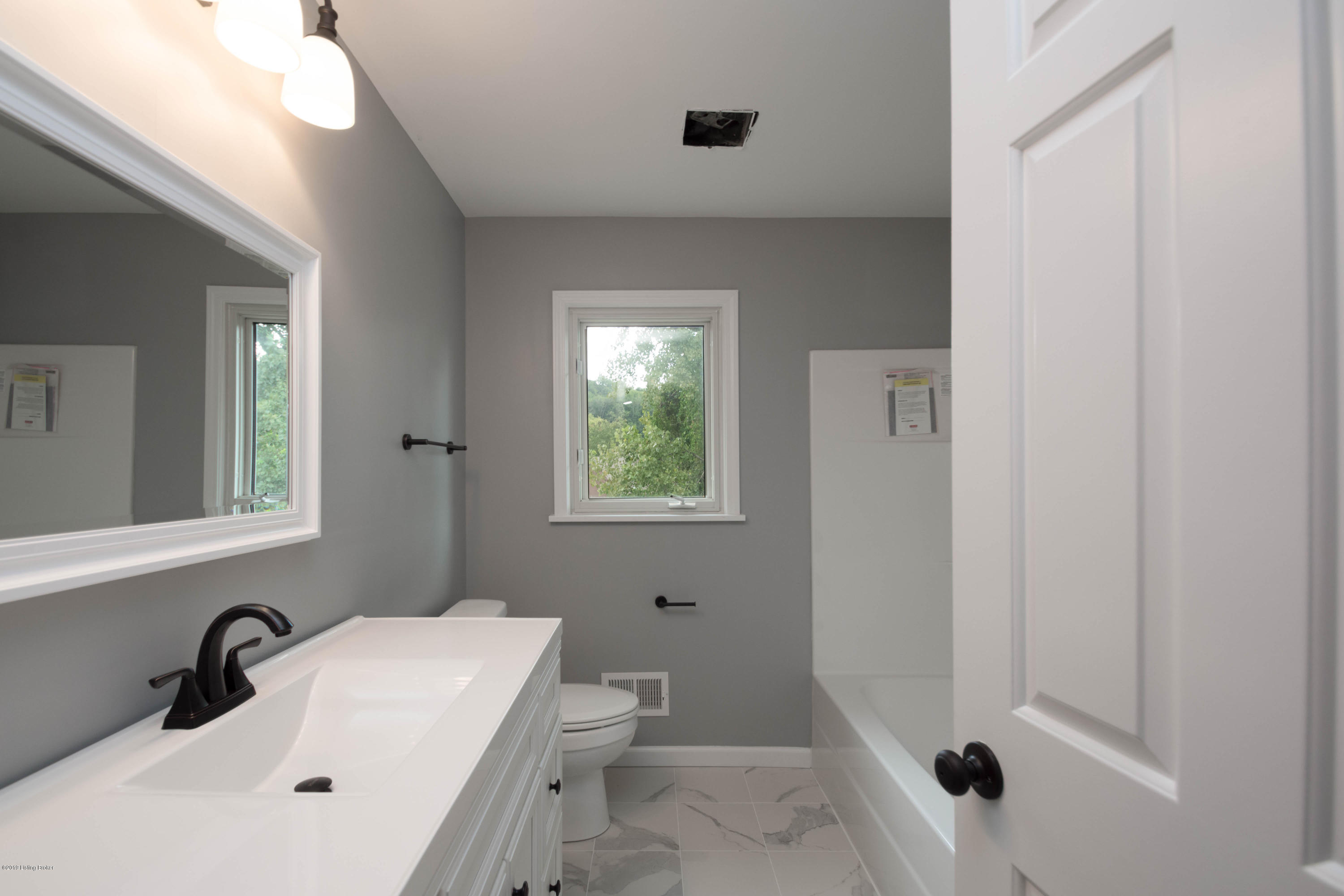 5801 Timber Ridge Drive Prospect, KY 40059 - Photo 43 of 58 Hall bath 3