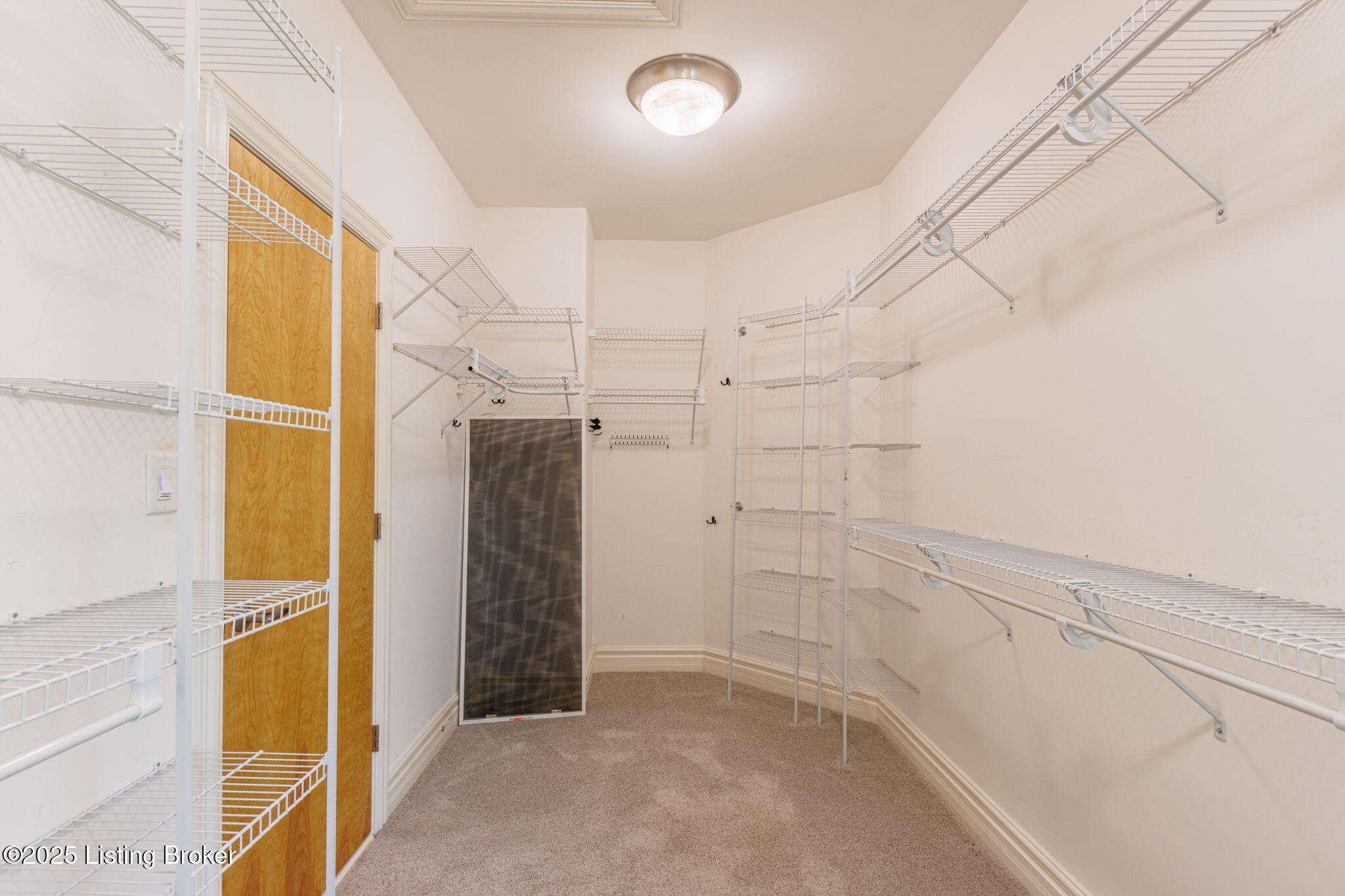 2907 Doe Ridge Court Prospect, KY 40059 - Photo 23 of 49 Large walk-in primary closet