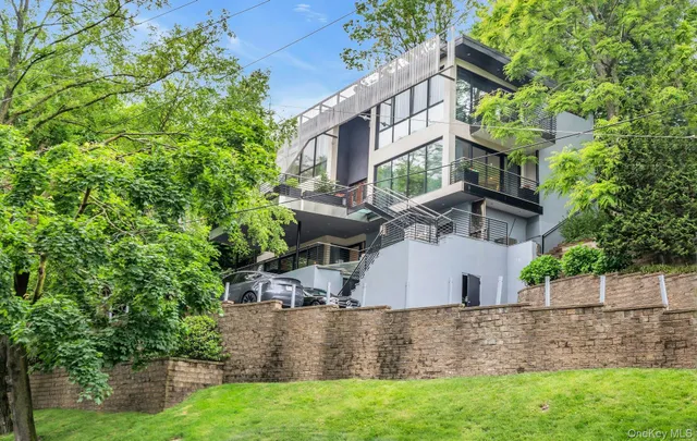 $2,500,000 | 112 Scudders Lane, Glenwood Landing, NY 11547