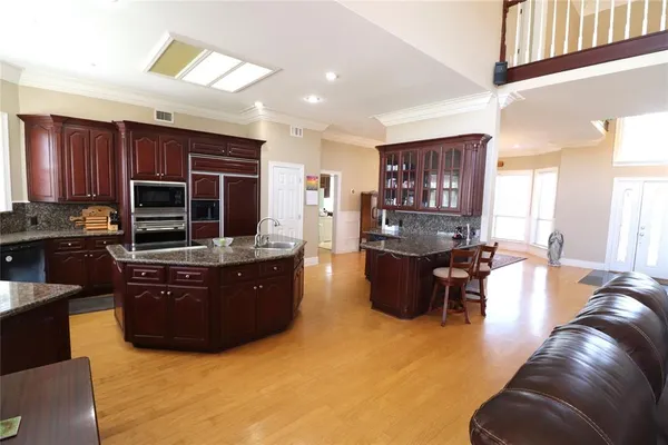 $655,500 | 505 Country Club Drive, Henrietta, TX 76365